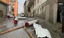 Diyarbakır Kulp'ta fırtına: Evin çatısı uçtu