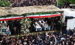 İran’da on binler Reisi’ye veda törenine katıldı