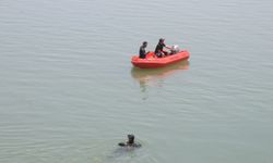 Dicle Nehri'nde  arama çalışmaları sürüyor