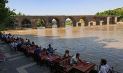 Diyarbakır'da bayram tatili hareketliliği sürüyor