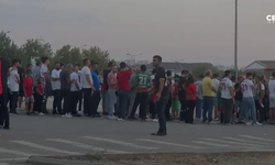 Diyarbakır Stadyumu'nda maç için  uzun kuyruklar oluştu