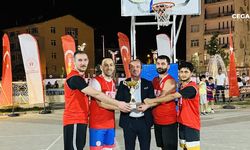 Hakkari'de basketbol turnuvası