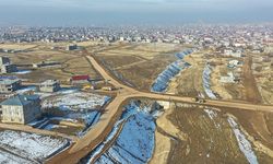 Van’da kış ayında yol çalışması