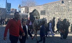 Diyarbakır Sur'a yerli ve yabancı turist akını