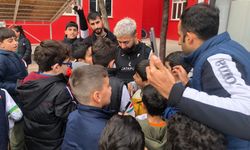 Amedspor idmanına geldiler, futbolculara baklava getirdiler