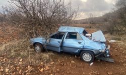 Mardin'de otomobil takla attı: 5 yaralı