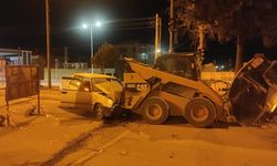 Adıyaman’da, otomobil iş makinesine çarptı: 1 yaralı