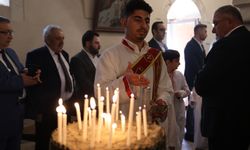 Mardin'de tarihi kilisede Paskalya Bayramı