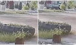 Otomobil su tankerinin altına girdi
