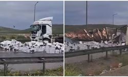 Çikolata yüklü Tır devrildi