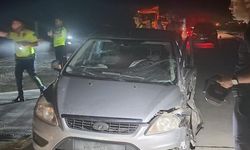Ticari araç ile otomobil çarpıştı: 6 yaralı