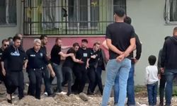 Boşanma sürecinde 2 yaşındaki kızıyla binaya çıktı