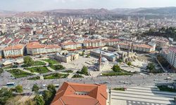 Gençler Sivas’ta durmuyor