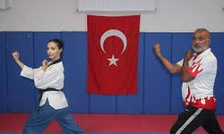 Salonda hoca evde baba