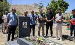 Amedspor, Özer'in kabrini ziyaret etti