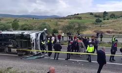 Cenaze töreni dönüşünde kaza: 2 can kaybı 15 yaralı