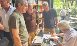 Değertekin Diyarbakır’da okurlarıyla buluştu