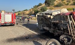 Adıyaman'da kamyonet ile otomobilin çarpıştığı kazada 1 ölü, 5 yaralı