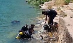 Dicle Baraj Gölü’nün altında çöp temizliği yapıldı