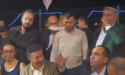Belediye başkanlarının düğünde para saçması tepki çekti