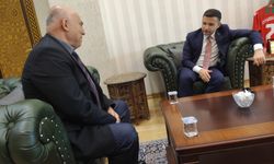 Diyarbakır'da kaymakamdan Kürtçe karşılama