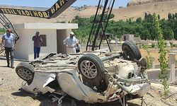 Mardin'de takla atan otomobilden fırladı