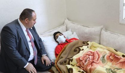 Viranşehir Belediye Başkanı Ekinci'den Pençe-Kilit Harekatı'nda yaralanan askere ziyaret