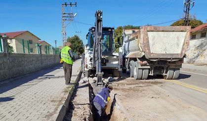Van Büyükşehir mahalledeki drenaj hattı sorununu çözdü