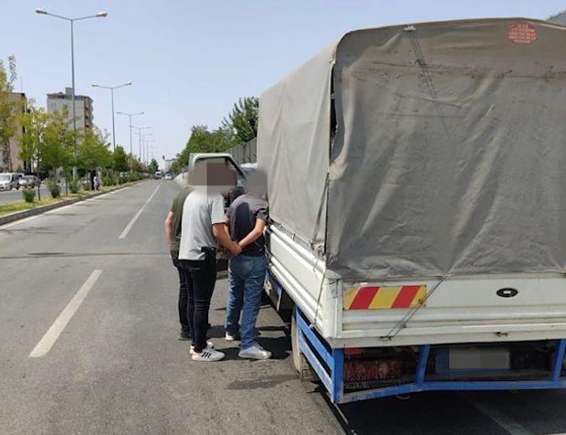 Diyarbakır'da İnsan kaçakçılarına operasyon