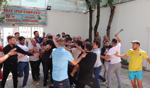 CHP il Kongresinde orak’lı kavga, 2 gözaltı 