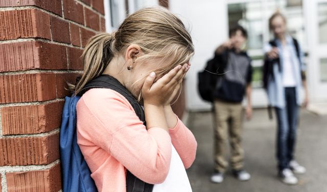 Okulda zorbalığa karşı ne yapmalı? Akran zorbalığı nedir, nasıl önlenir?
