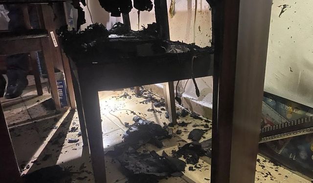 Bir evde çıkan yangında 4 kişi yaralandı