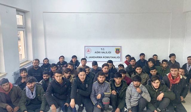 36 düzensiz göçmen yakalandı, 1 kişi gözaltı