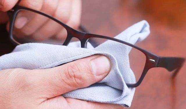 Gözlük camlarınızı yenilemek için bu malzemeyi kullanın!