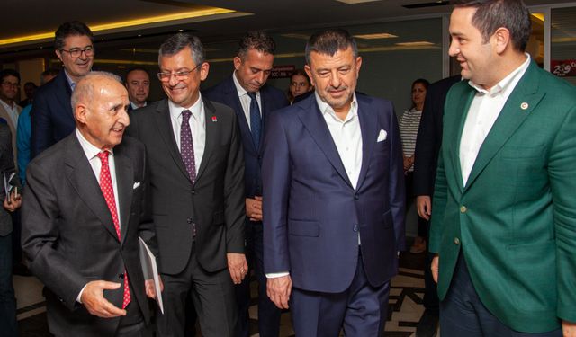 CHP'nin Diyarbakırlı eski genel başkanı Özel'i ziyaret etti
