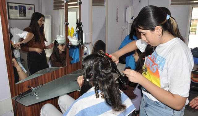Kızıltepe Belediyesi Hanımeli Kadın Merkezinde kurslar başladı