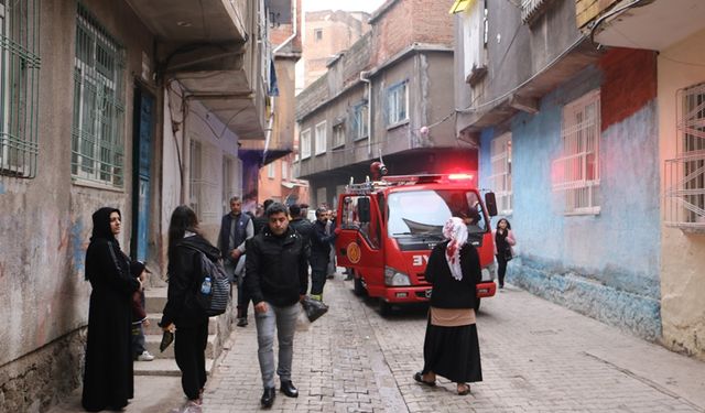 Diyarbakır’da boş bina çöktü