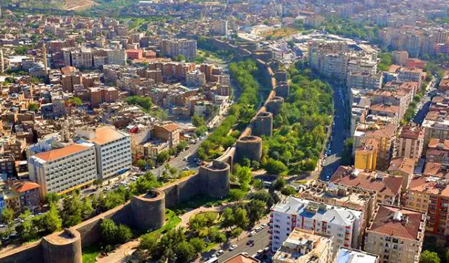 Diyarbakır’da 300 başvuru yapıldı, mülakatlar başladı