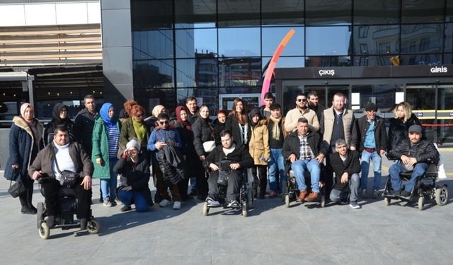 Diyarbakır’da engelli bireylere sinema keyfi