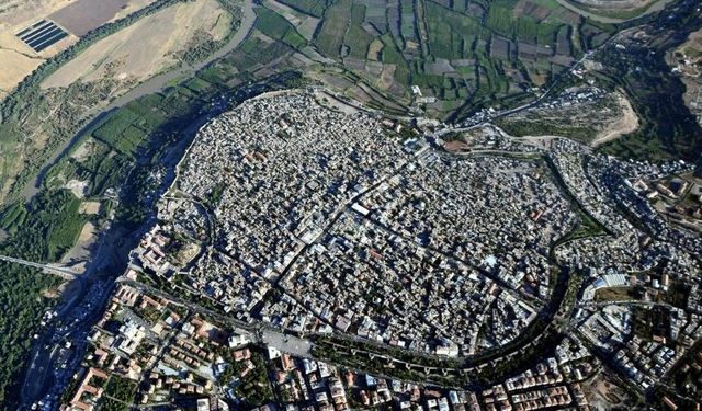 Diyarbakır'da islamiyetten önce kaç kilise, kaç din vardı ?