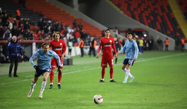 Gaziantep FK Adana Demirspor ile 2-2 berabere kaldı