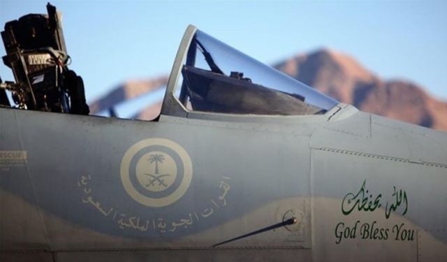 Suudi Arabistan’da savaş uçağı düştü