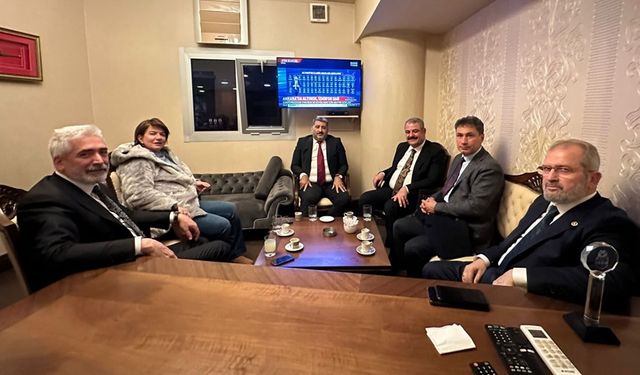 AK Parti’nin Diyarbakır vekilleri Büyükşehir adayı ile toplandı
