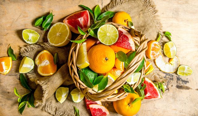 C vitamini içeren meyveleri aç karnına yemek zararlı mı? Mide sağlığınız için dikkat etmeniz gerekenler!