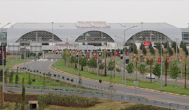 Diyarbakır’da 38 uçak seferi iptal