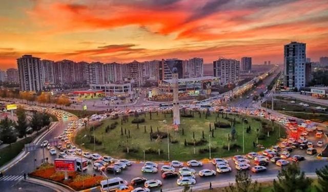 Diyarbakır’ın Tehlikeli Kavşağı: Durak mı, kavşak mı ?