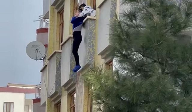 Diyarbakır’da bir kadın 3’üncü kattan kendini bırakmaya çalıştı