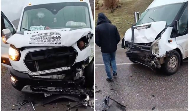 Şırnak'ta yolcu minibüsleri çarpıştı: 12 yaralı