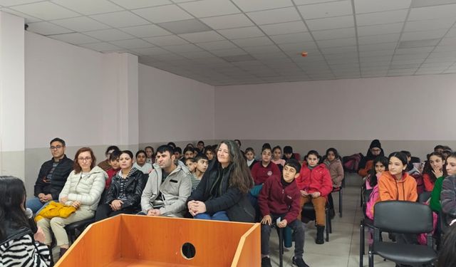 Mardin’de öğrenci yazar buluşması
