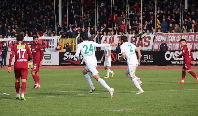 Amedspor, 4 futbolcusunu Diyarbakır’da bıraktı